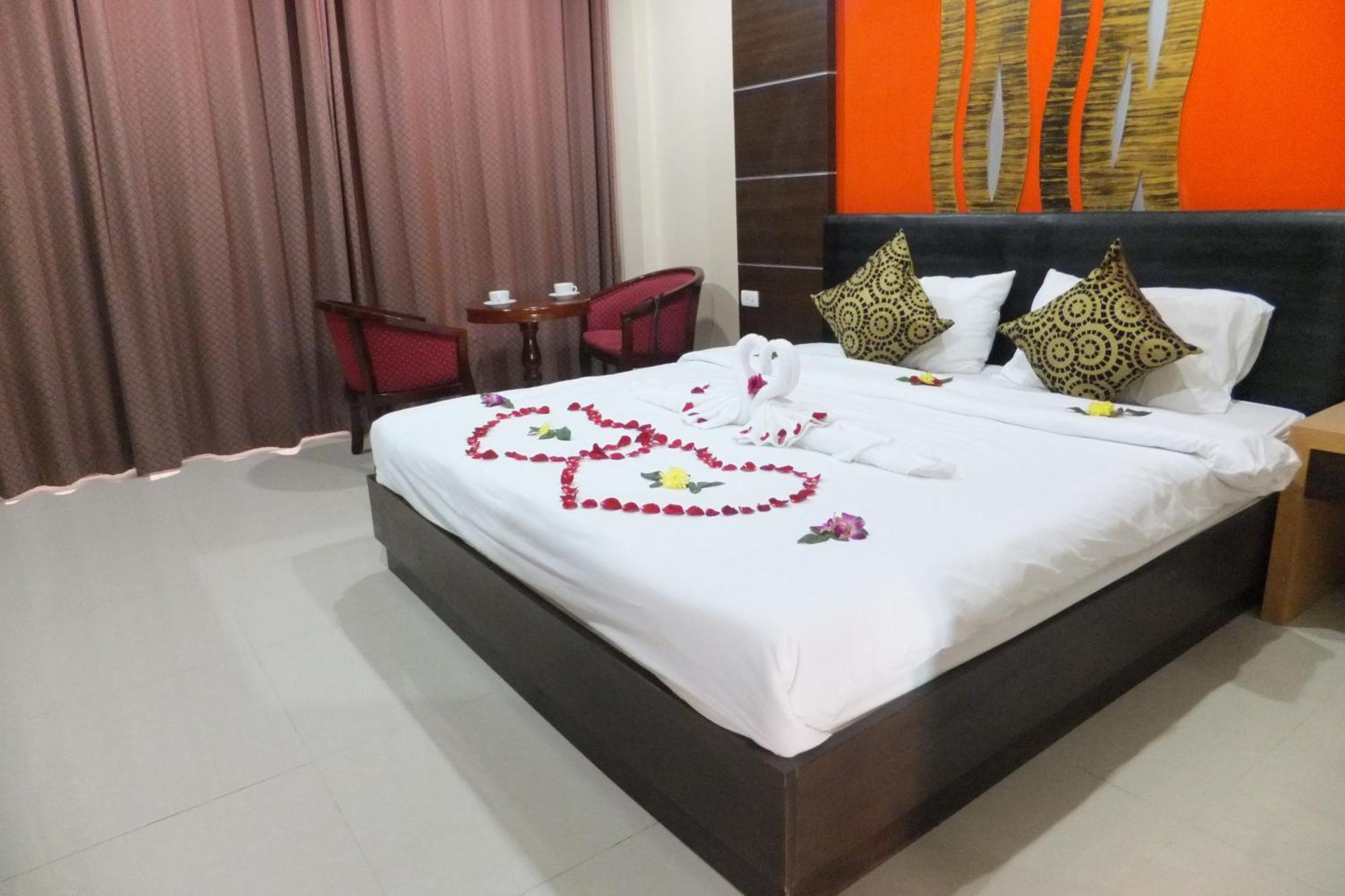 Dengba Hostel Phuket Patong Ngoại thất bức ảnh
