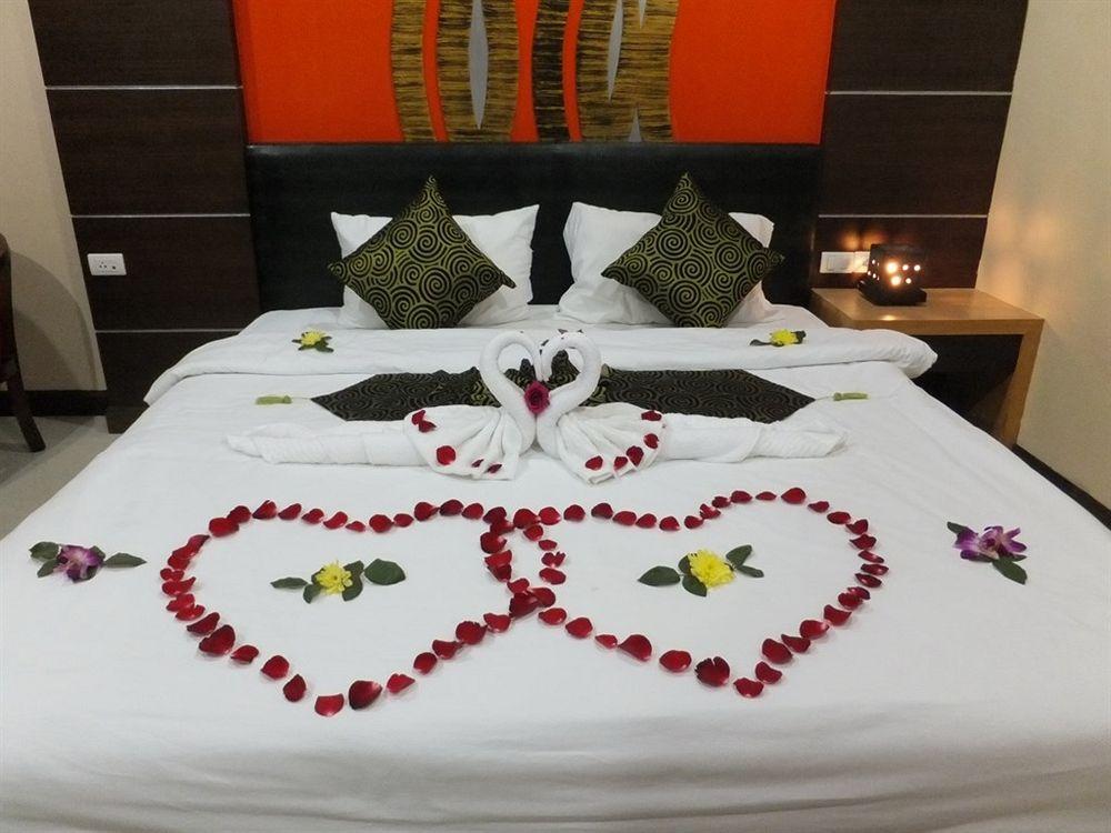 Dengba Hostel Phuket Patong Ngoại thất bức ảnh