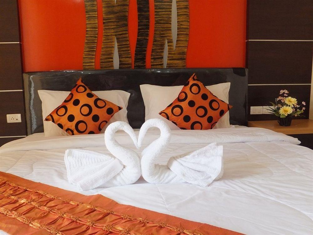 Dengba Hostel Phuket Patong Ngoại thất bức ảnh