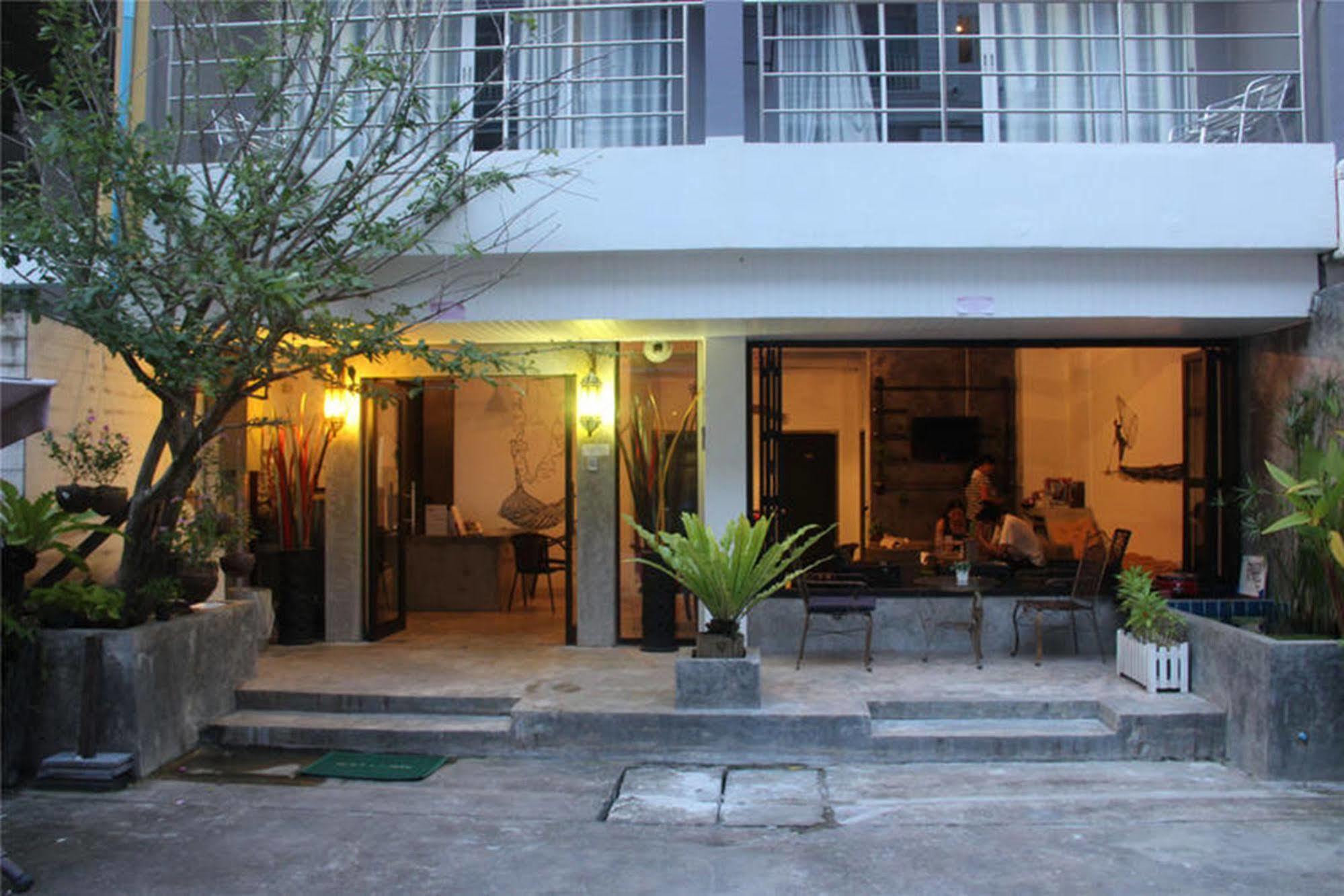 Dengba Hostel Phuket Patong Ngoại thất bức ảnh