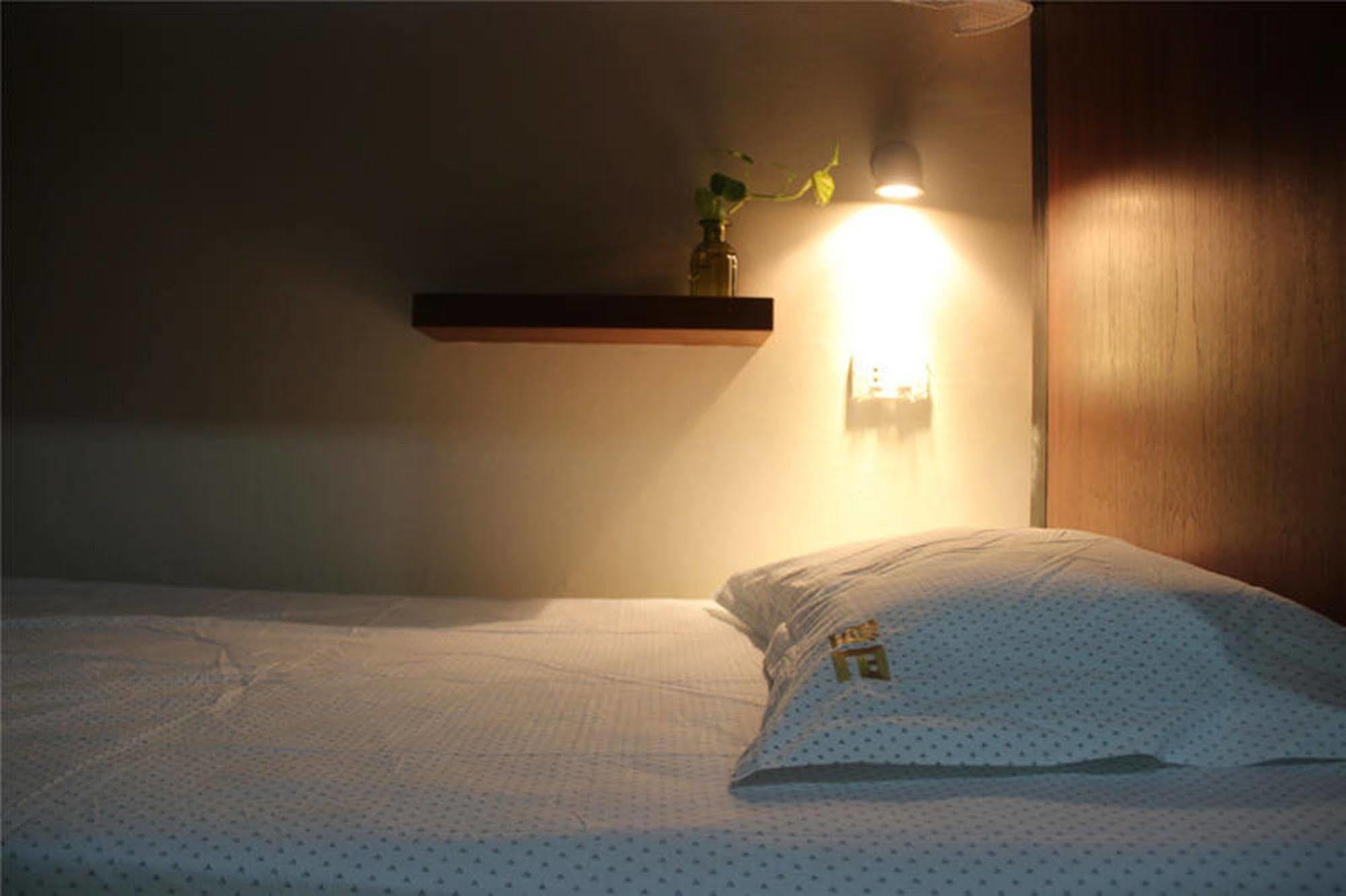 Dengba Hostel Phuket Patong Ngoại thất bức ảnh