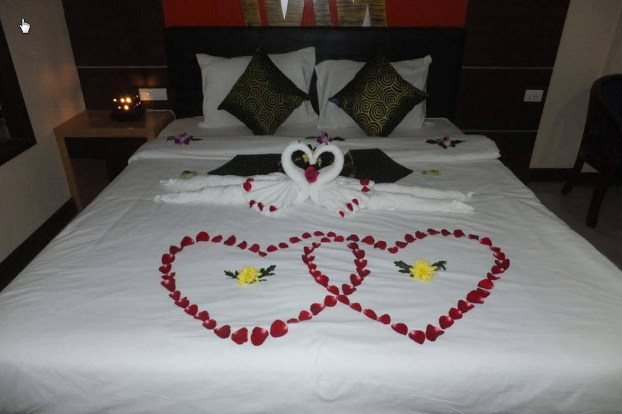 Dengba Hostel Phuket Patong Ngoại thất bức ảnh
