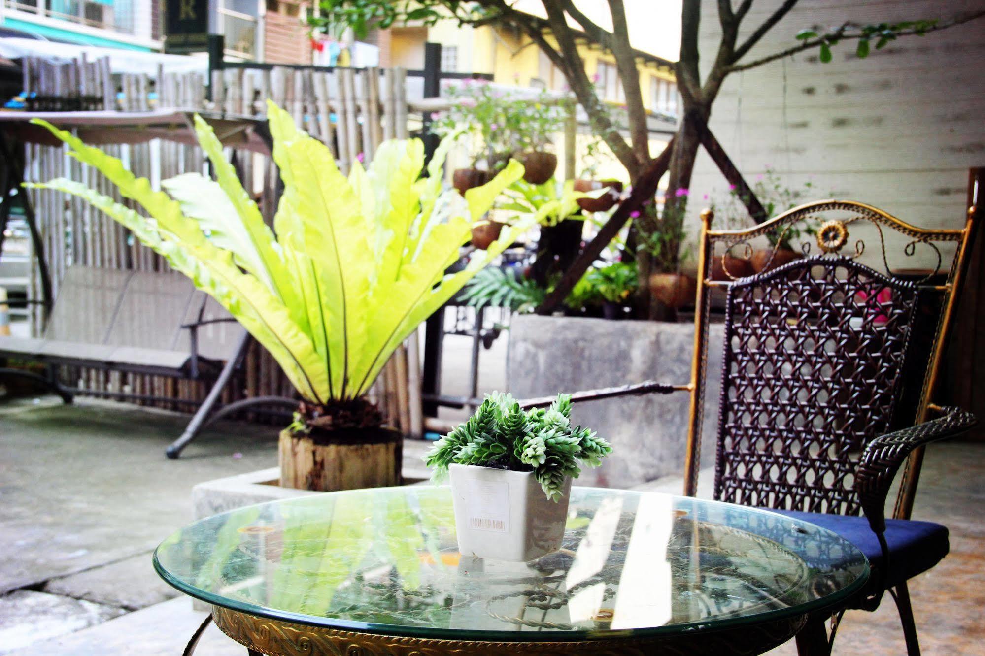Dengba Hostel Phuket Patong Ngoại thất bức ảnh