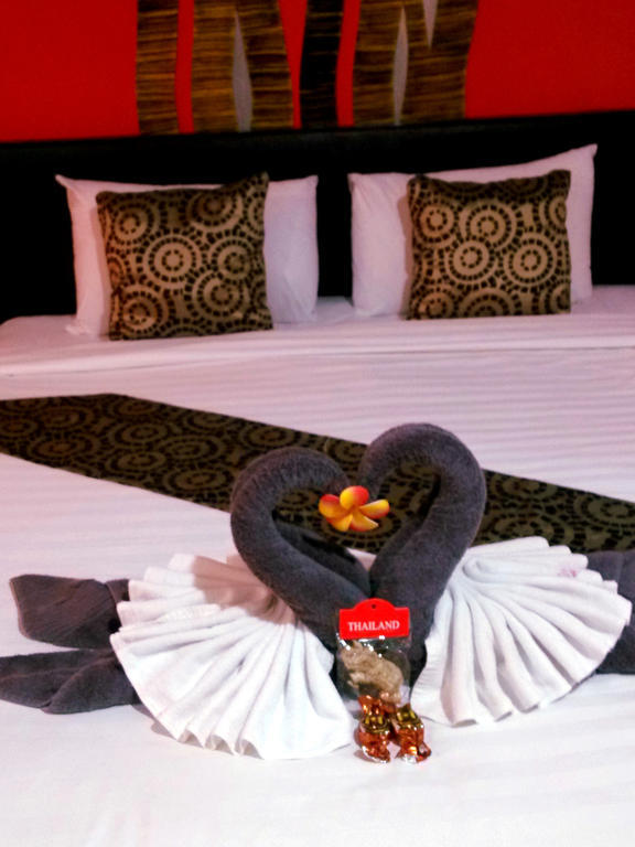 Dengba Hostel Phuket Patong Ngoại thất bức ảnh